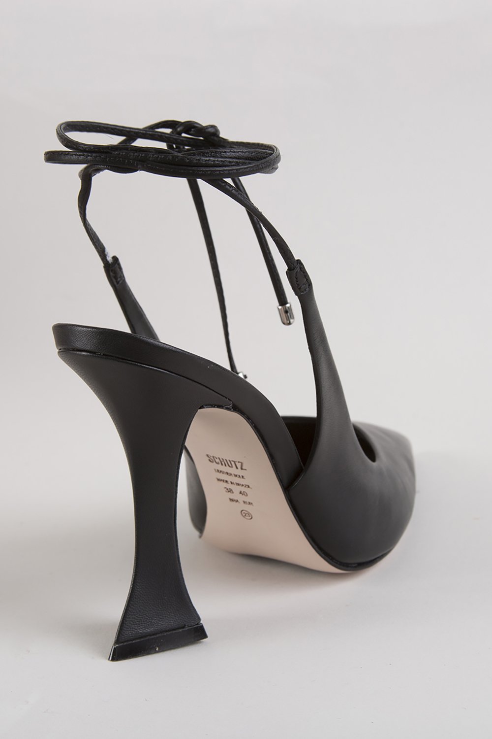 scarpin schutz preto veludo
