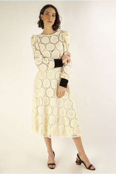 Roupas ESSENCIALE de R$1.000,01 até R$2.000,00 – gallerist